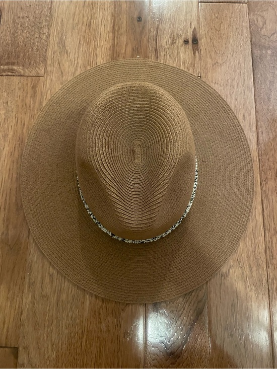 Time and Tru Accessories - Time and Tru Wide Brim Straw Sun Hat in Brown with Patterned Band